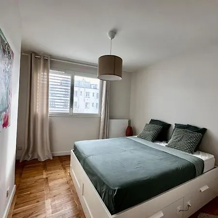 T3 Vu Eiffel Balcon Parking 3m Pied Metro 8 *